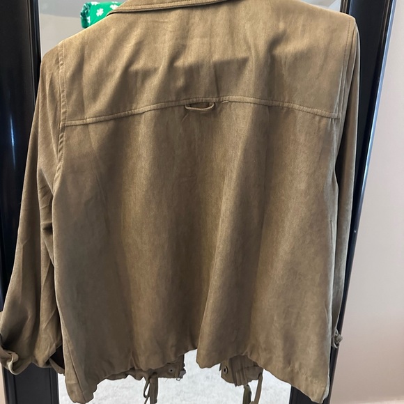 🔴 🎀 2X’s Host Pick 🎀 Lightweight Army Green Jacket - Picture 4 of 6